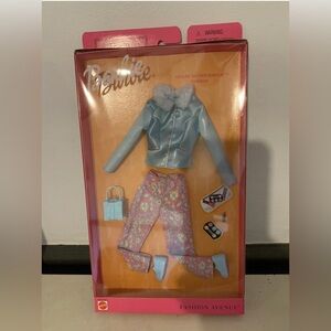Barbie Fashion Avenue‎ Outfit - Blue and Pink